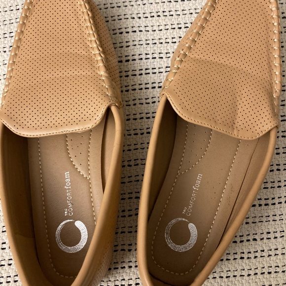 Tau Comfort Foam tan loafers - Picture 4 of 8
